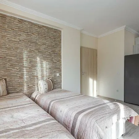 Διαμέρισμα 1bdr With Kitchen In Vip Zone Ch
