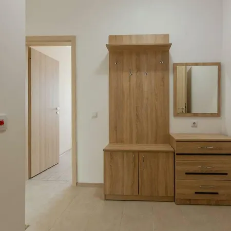 1bdr With Kitchen In Vip Zone Ch *